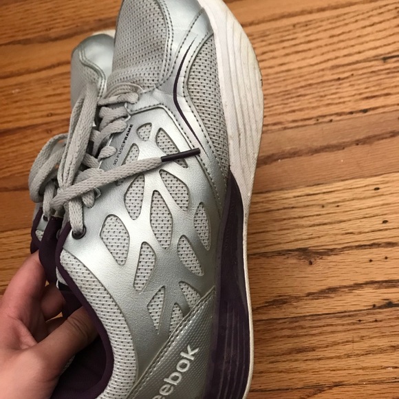 Reebok - Picture 3 of 5